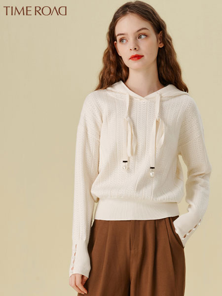 汤米诺女装品牌2021冬季短款简约针织卫衣