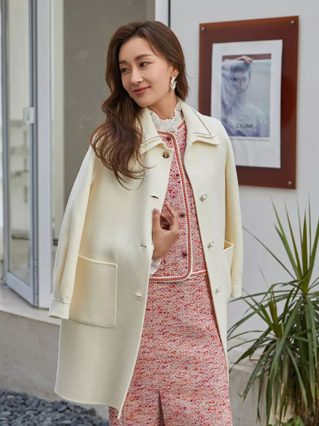 朗文斯汀女装品牌2022春季中长款气质米白色大衣
