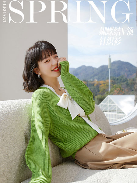 朗文斯汀女装品牌2022春季绿色柔软蝴蝶结毛衣