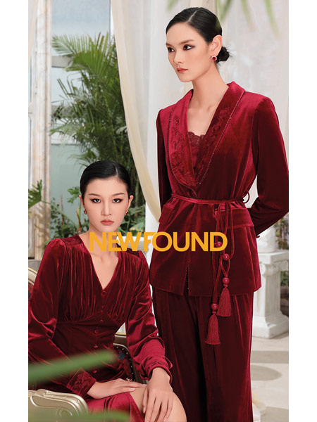 纽方女装品牌2022春季红色优雅长款连衣裙