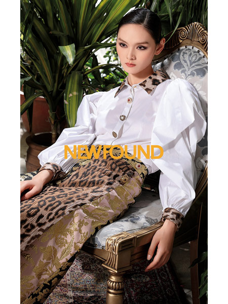紐方女裝品牌2022春季白色豹紋吻合套裝