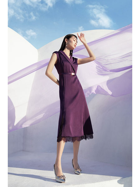 佳纷时尚女装品牌2022春季紫色气质优雅连衣裙