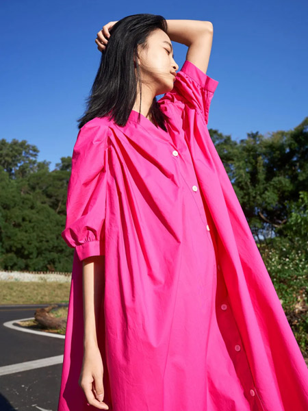 ORIGIN 安瑞井女装品牌2022春夏纯色紫红色慵懒风中袖宽松连衣裙