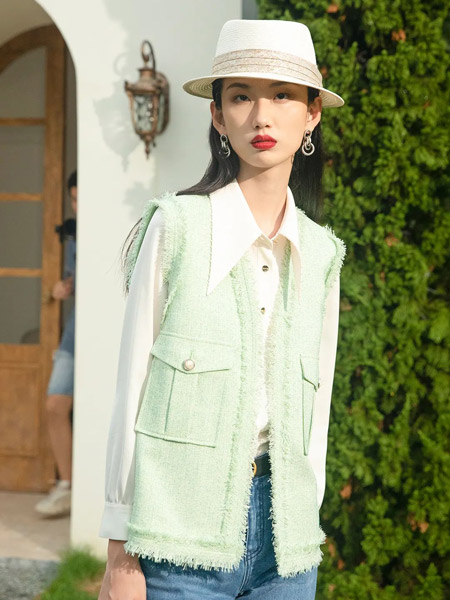 曼诺比菲女装品牌2022春夏纯色绿色韩版小香风小清新马甲