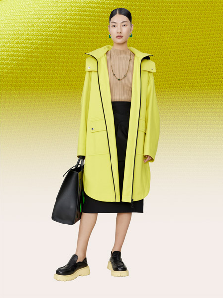 玛丝菲尔女装品牌2022春夏黄色日系快时尚通勤风百搭阔型风衣