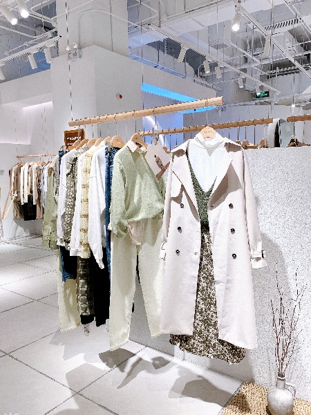 MISS&AJIROU女装品牌2022冬季新品