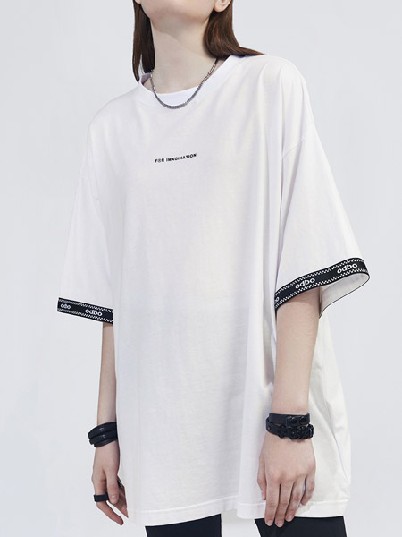 欧宝女装品牌2022春夏白色韩版快时尚街头范慵懒风中袖T恤