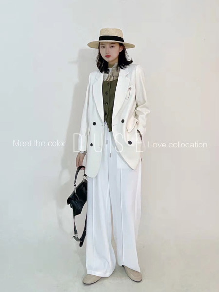 读色女装品牌2022春夏白色纯色日系快时尚商务小清新英伦成熟长款外套