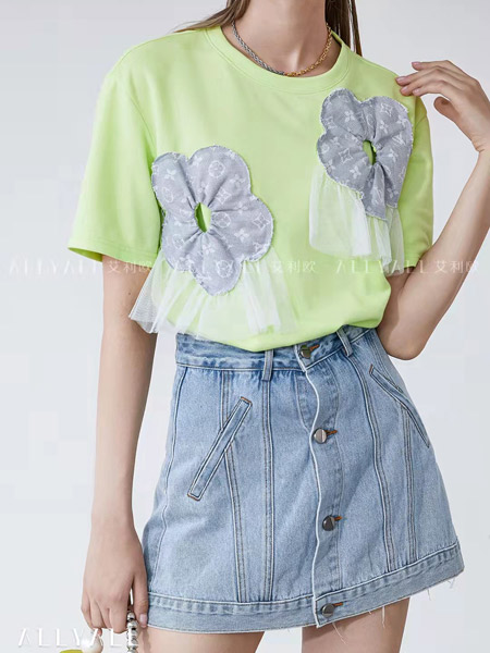 艾利歐女裝品牌2022春夏綠色韓版快時尚休閑通勤風街頭范俏皮T恤