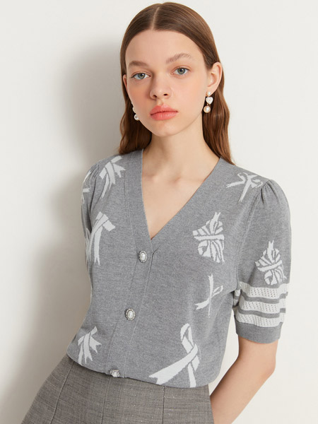 LIME FLARE女装品牌2022春夏浅灰色甜酷麻灰色气质V领套头廓形显瘦设计感女针织衫