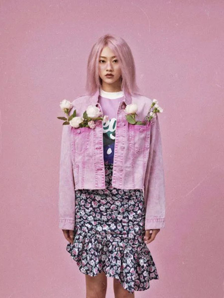西蔻女装品牌2022春夏粉色纯色韩版时尚通勤风街头风网红爆款潮流个性短款牛仔外套