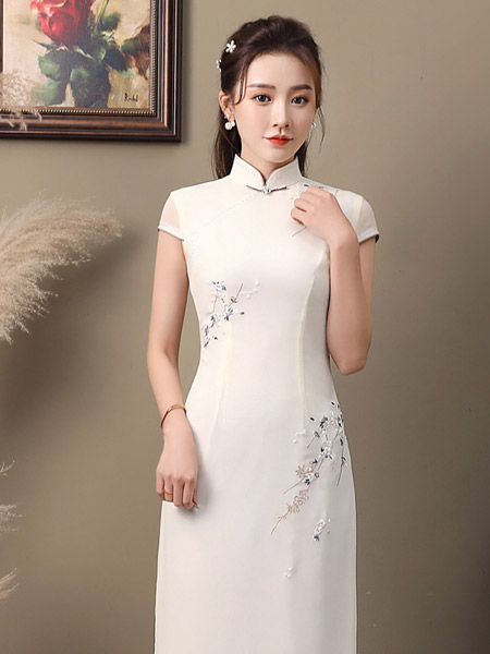 秀观唐女装品牌2022春夏白色纯色清新女改良修身复古绣花日常中国风旗袍连衣裙