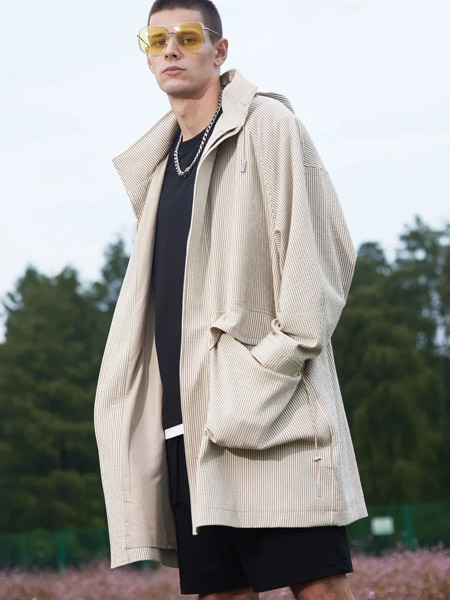 EGOU男装品牌2022春夏白色纯色日系休闲文艺范通勤风慵懒风个性时尚潮流户外服装中长款外套