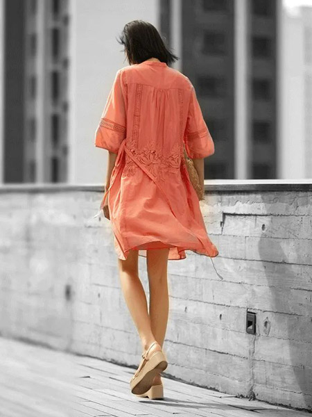 小愚XIAOYU女装品牌2022夏季橙红色纯色日系淑女快时尚休闲森系原宿灯笼袖宽松连衣裙