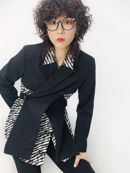 L89℃/MM+/NWT女装品牌2022春夏黑色撞色商务成熟斑马纹西装