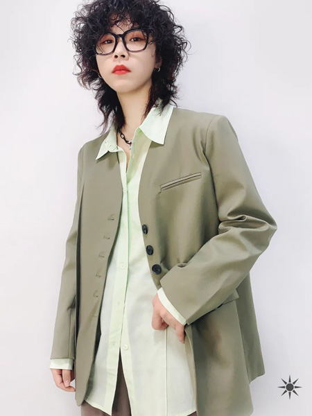 L89℃/MM+/NWT女装品牌2022春夏绿色复古风简约小清新西装