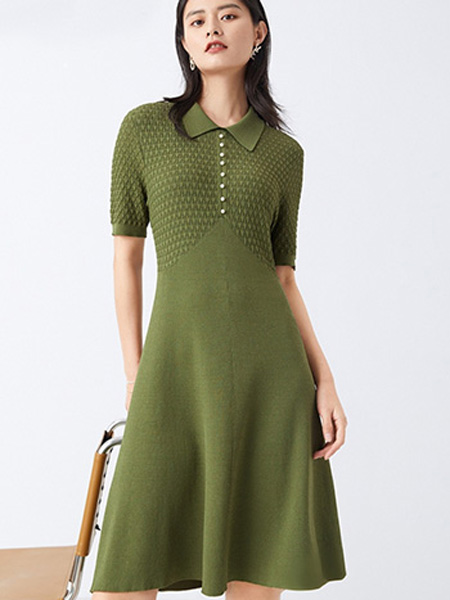 衣莱尔女装龙82022夏季纯色绿色时尚小清新修身连衣裙