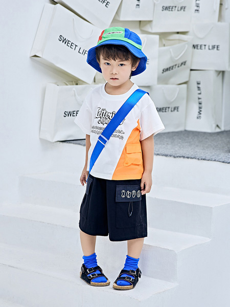 熊卡唯妮童装品牌2022春夏韩版撞色字母T恤