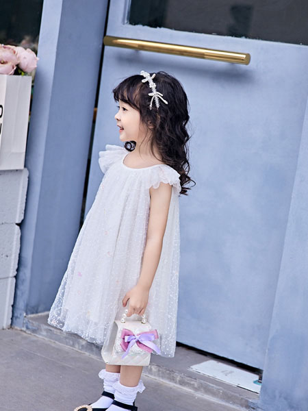 熊卡唯妮童装品牌2022春夏白色圆领蓬蓬公主森系连衣裙