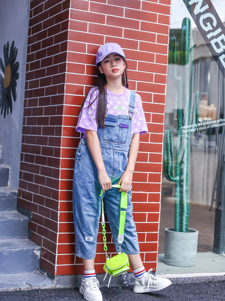 糖果布丁童装品牌2022夏季紫色印花圆领森系T恤