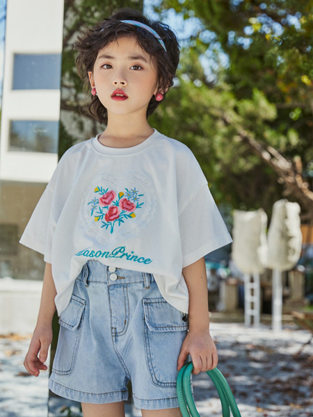 小资范童装品牌2022春夏白色韩版字母印花森系T恤