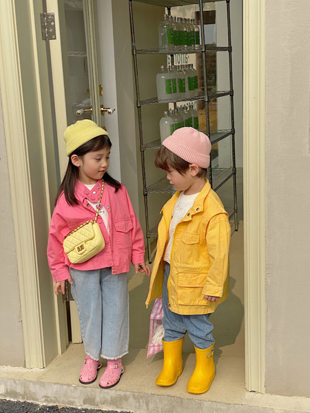 洛小米童装品牌2022春夏粉色短款百搭潮流时尚外套