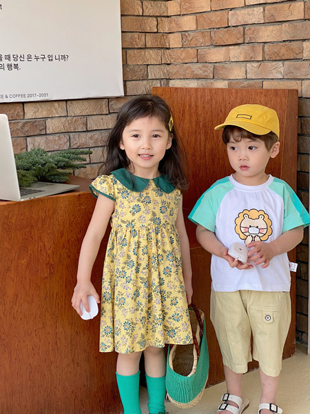 洛小米童装品牌2022夏季黄色日系印花度假风中长款连体裙