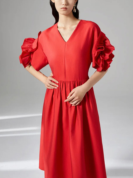 丽莫女装品牌2022夏季红色港风设计感V领复古裙装