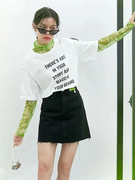 卓多姿女装品牌2022夏季黑色韩版潮流通勤风半身裙