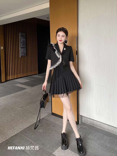 赫梵茜女装品牌2022夏季黑色韩版名媛商务设计感套装