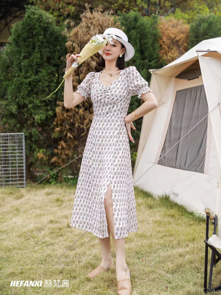 赫梵茜女装品牌2022夏季日系满印小清新森系连衣裙