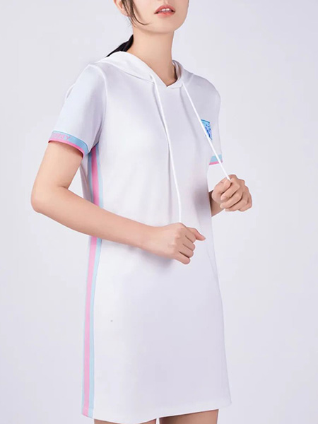 GOLF女装品牌2022夏季白色日系运动风时尚连帽连衣裙