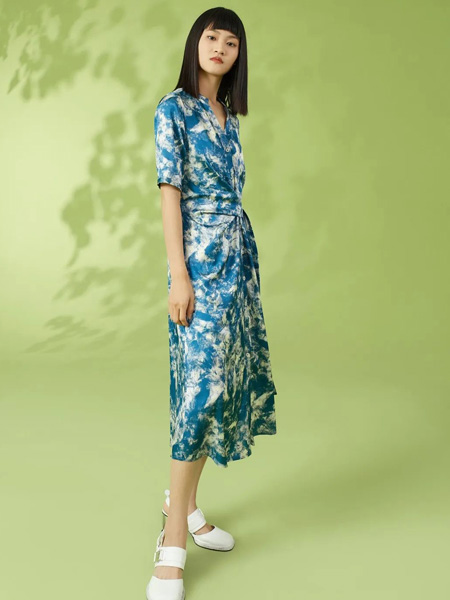 艾璞琪女装品牌2022夏季蓝色韩版收腰长款沙滩裙