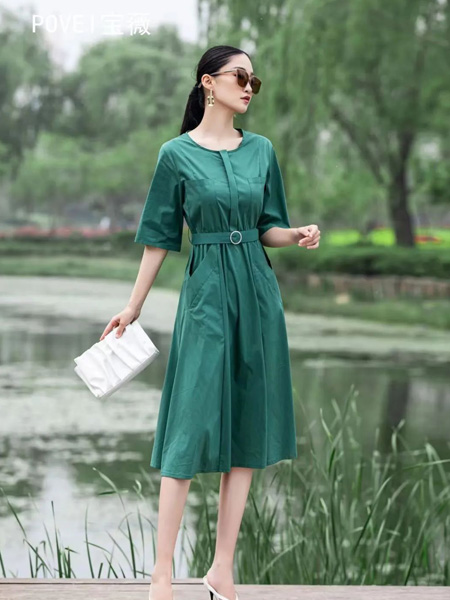宝薇女装品牌2022夏季绿色韩版简约复古风中袖连衣裙