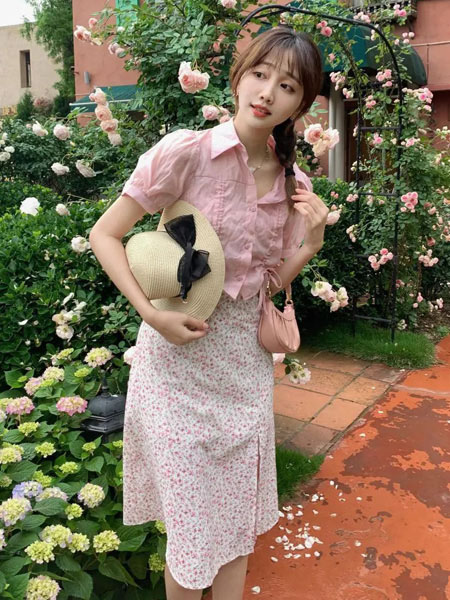 阿凡卓AFZO女装品牌2022夏季粉色日系俏皮森系短款衬衫