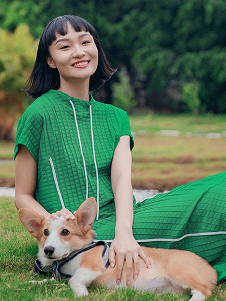 意澳女装品牌2022夏季绿色森系清新时尚套装