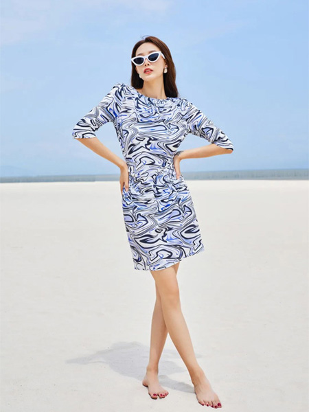 卡索女装品牌2022夏季日系修身沙滩中袖连衣裙