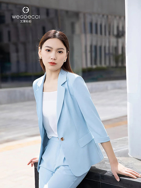 文果怡彩女装品牌2022夏季蓝色英伦修身气质西装