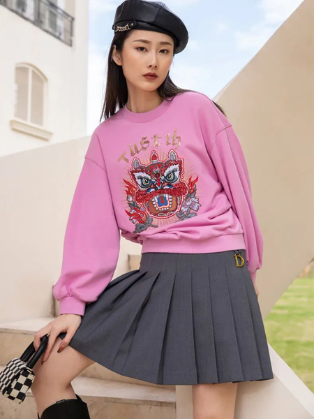 JUST&TH女装品牌2022夏季粉色中国风刺绣bf风卫衣