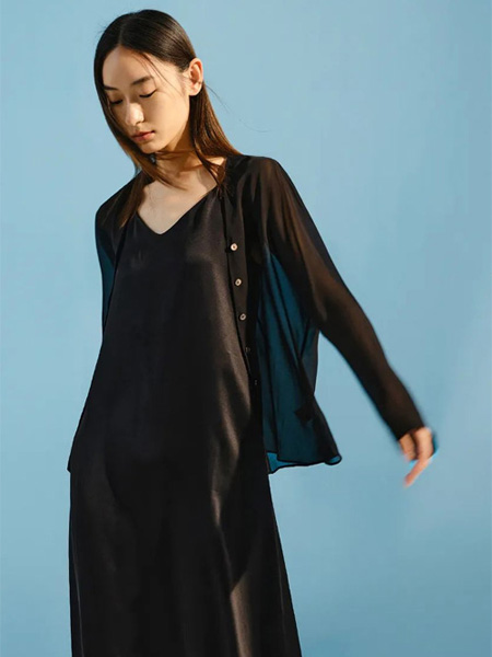 indicia女装女装品牌2022夏季黑色薄款休闲慵懒风外套