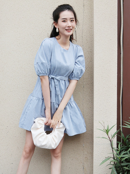 韩蔻KORIKOO女装品牌2022夏季灯笼袖圆领短款连衣裙