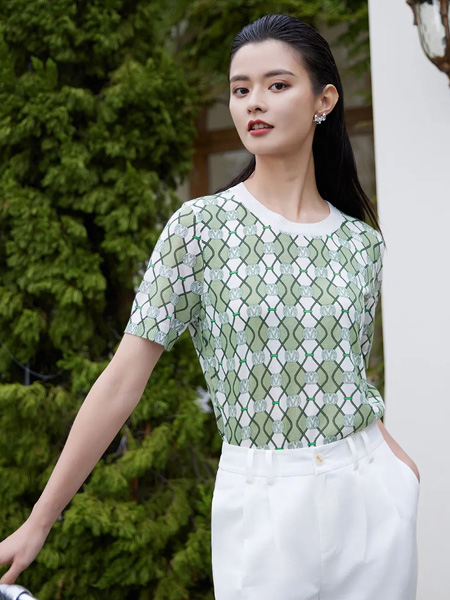 曼诺比菲女装品牌2022夏季圆领满印个性T恤