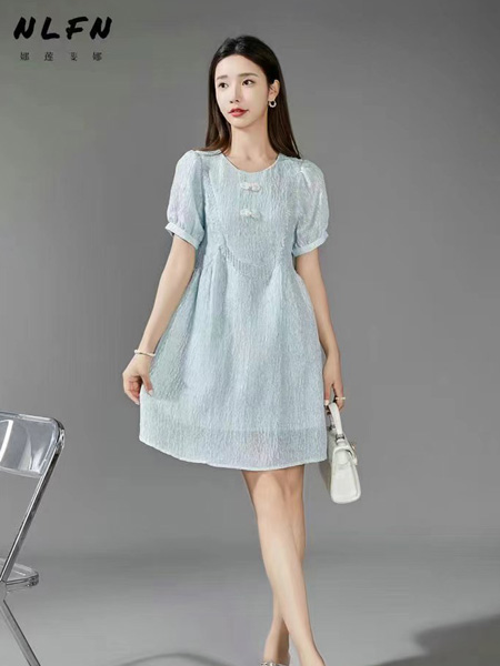 娜莲斐娜女装品牌2022夏季中国风减龄短款连衣裙