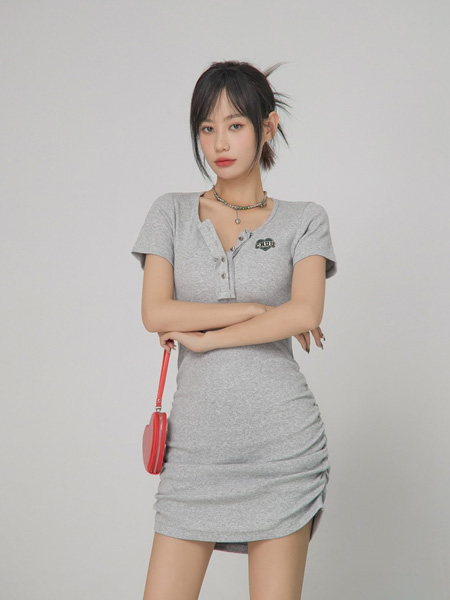 chuu女装品牌2022夏季透气柔软舒适连衣裙