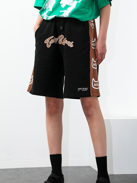 A02女装品牌2022夏季字母嘻哈街头范短裤