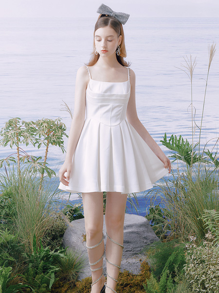 糖力潮品(TAMMYTANGS)女装品牌2022夏季压褶收腰顺滑吊带裙
