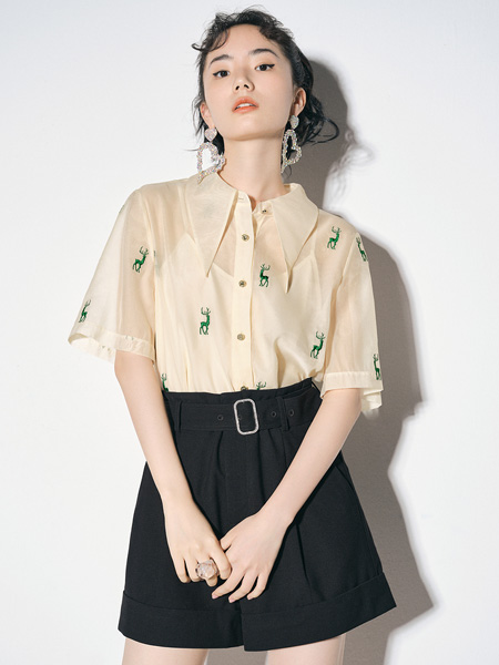 诗篇女装品牌2022夏季透气轻薄印花衬衫