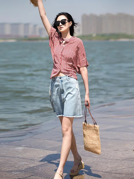 小愚XIAOYU女装品牌2022夏季格纹休闲韩版衬衫