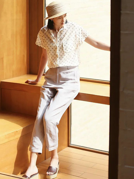小愚XIAOYU女装品牌2022夏季波点俏皮休闲衬衫