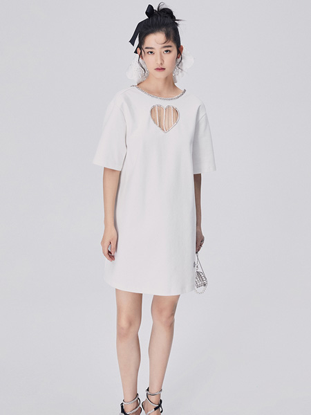 N-ONE女装品牌2022夏季镂空宽松圆领连衣裙